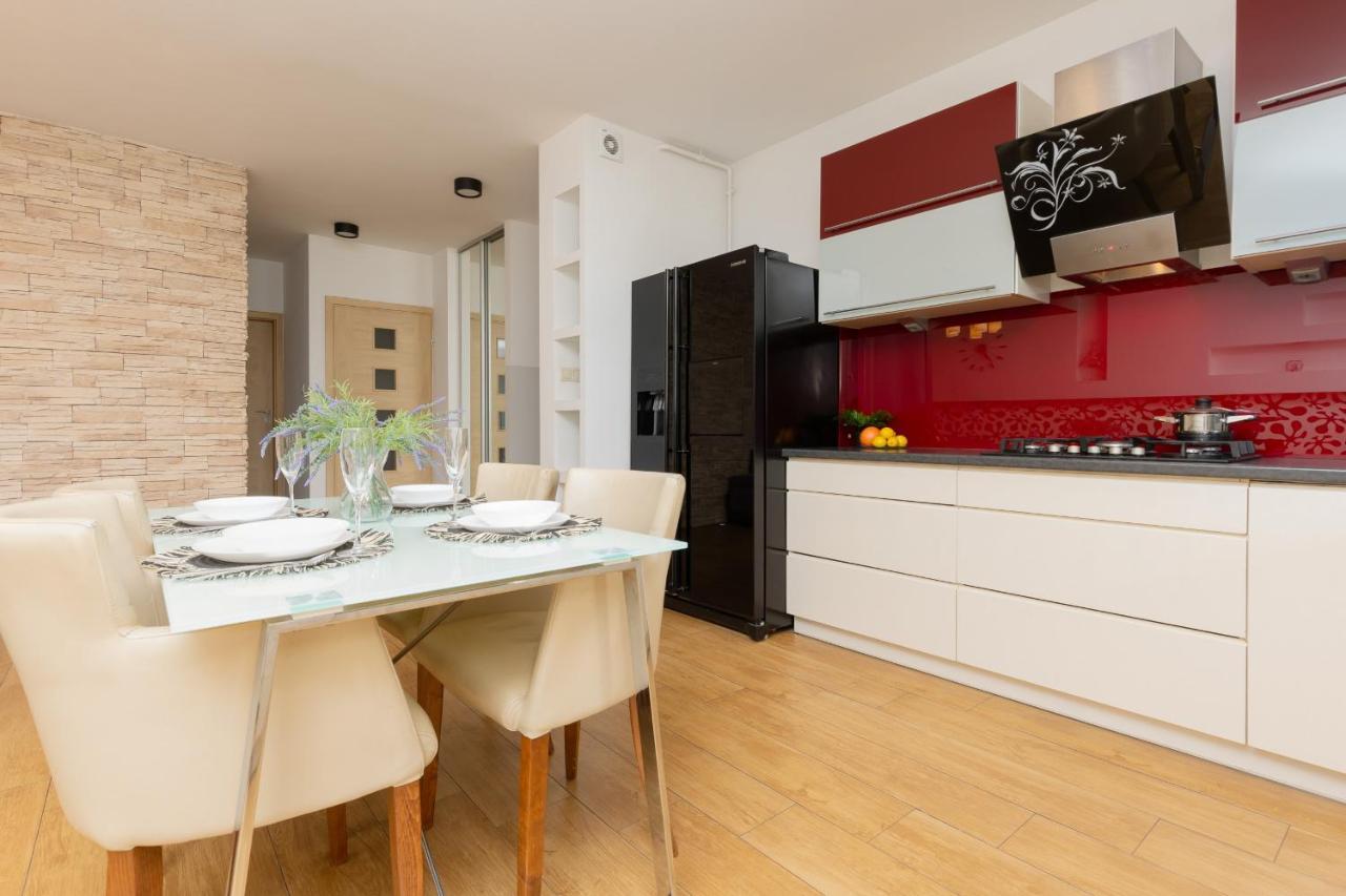 Metro Targowek Spacious Apartment With Parking By Noclegi Renters Warsaw Exterior photo